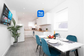 Haus Luxury 4 Bedroom Apartment, Brand New, Double En-suite Bedrooms TOP RATED